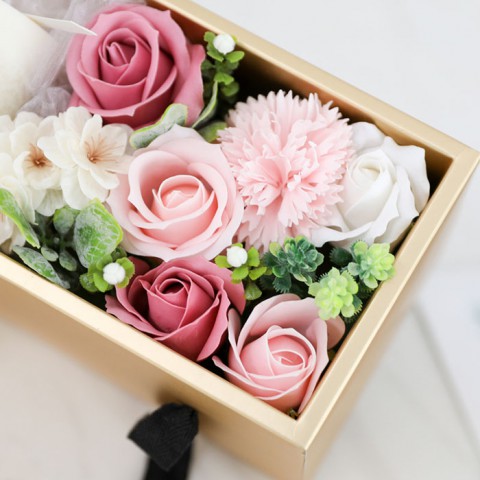 Hộp hoa sinh nhật sang trọng tặng bạn bè